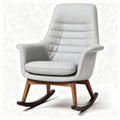 Schommelstoel van lichtgrijs stoffen bekleding met houten poten 80 x 70 x 90cm